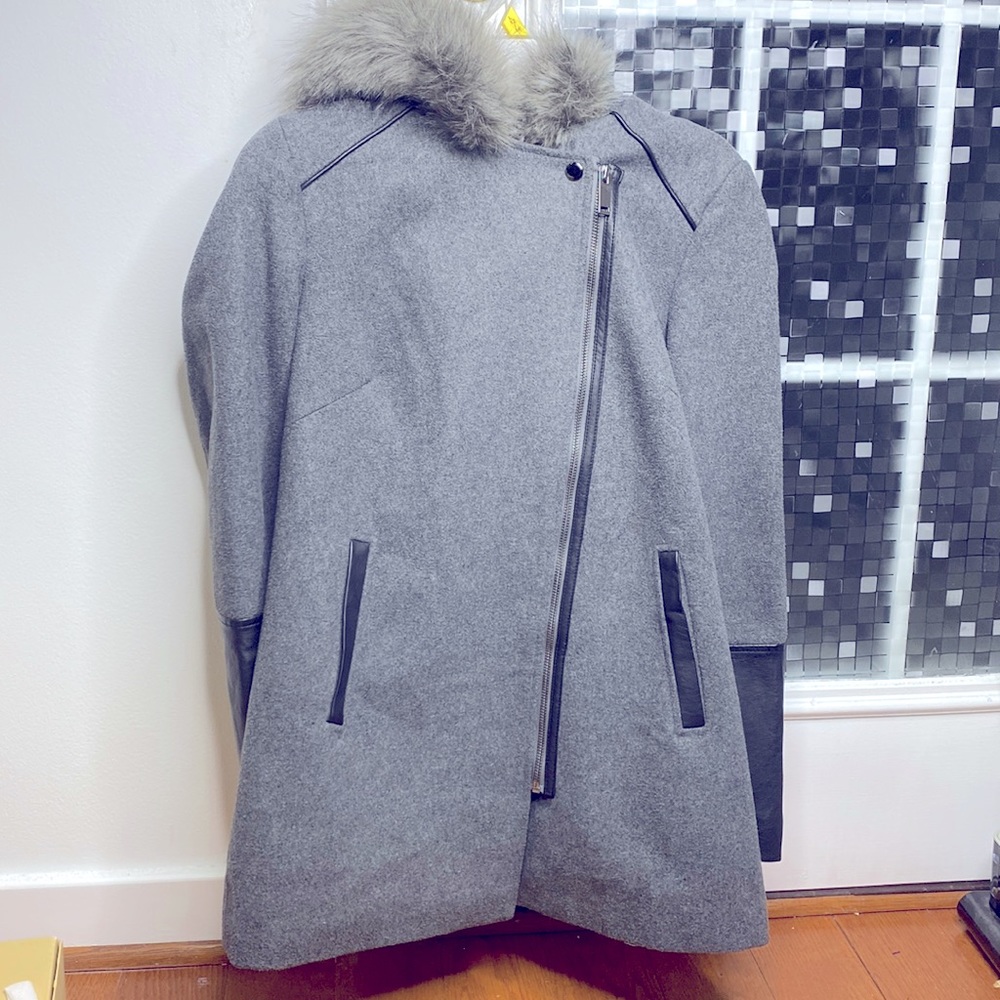 💕 Atmosphere gray black wool blend coat sz 6 with faux fur trim 💕